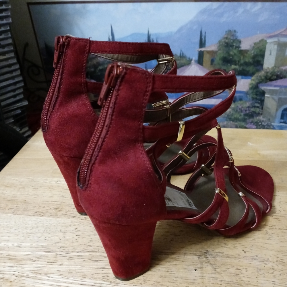 👡🌼 Rialto Raylene Strappy Sandals 🌼👠